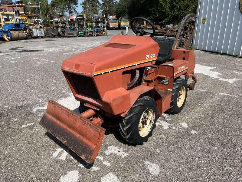 DITCH WITCH 2020K - Zanjadora: foto 2 DITCH WITCH 2020K - Zanjadora: foto 2