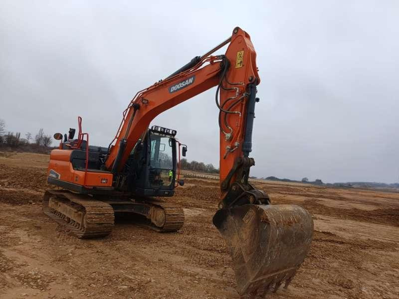 Doosan DX140LC-5 - Excavadora de cadenas: foto 1 Doosan DX140LC-5 - Excavadora de cadenas: foto 1