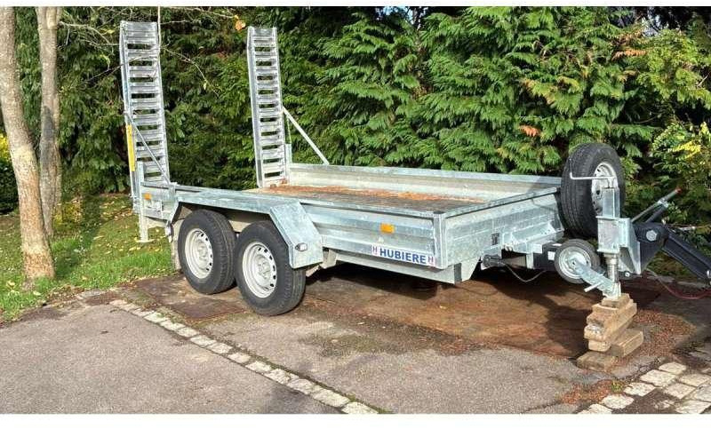 HUBIERE 2 ESSIEUX - Remolque de coche: foto 3 HUBIERE 2 ESSIEUX - Remolque de coche: foto 3