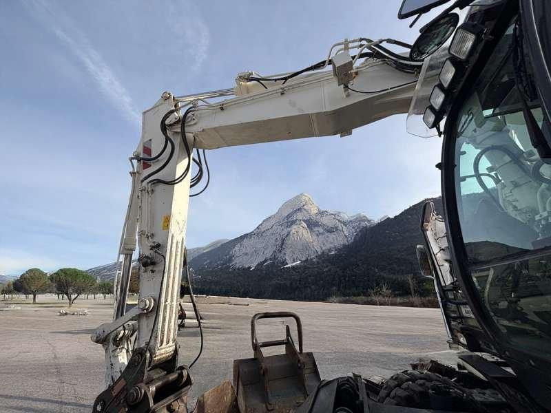 Hitachi ZX190W-5B - Excavadora de ruedas: foto 3 Hitachi ZX190W-5B - Excavadora de ruedas: foto 3