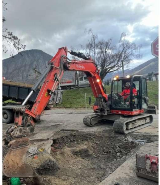 Kubota KX080-4A - Excavadora de cadenas: foto 1 Kubota KX080-4A - Excavadora de cadenas: foto 1