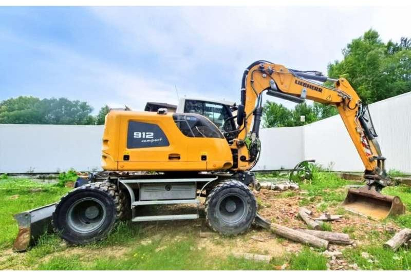 Liebherr A912 COMPACT - Excavadora de ruedas: foto 2 Liebherr A912 COMPACT - Excavadora de ruedas: foto 2