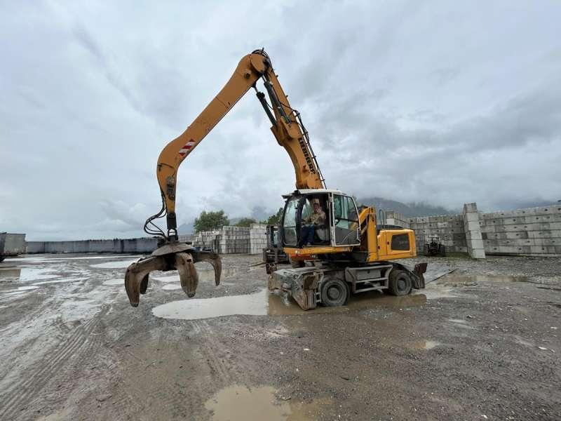 Liebherr LH30M LITRONIC - Manipulador de materiales: foto 2 Liebherr LH30M LITRONIC - Manipulador de materiales: foto 2