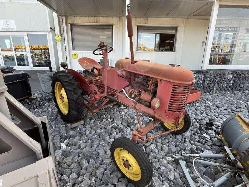 MASSEY-HARRIS PONY 812 - Tractor: foto 2 MASSEY-HARRIS PONY 812 - Tractor: foto 2