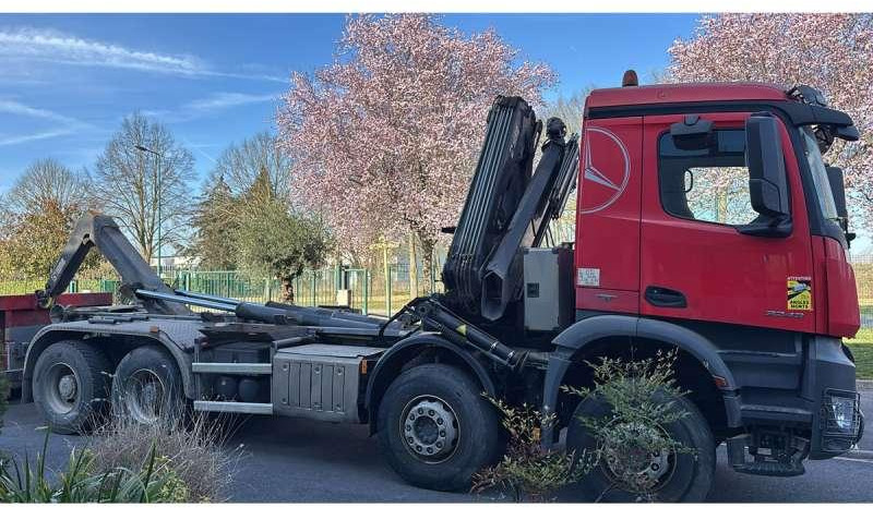 Mercedes AROCS 3243 8X4 - Camión multibasculante: foto 1 Mercedes AROCS 3243 8X4 - Camión multibasculante: foto 1