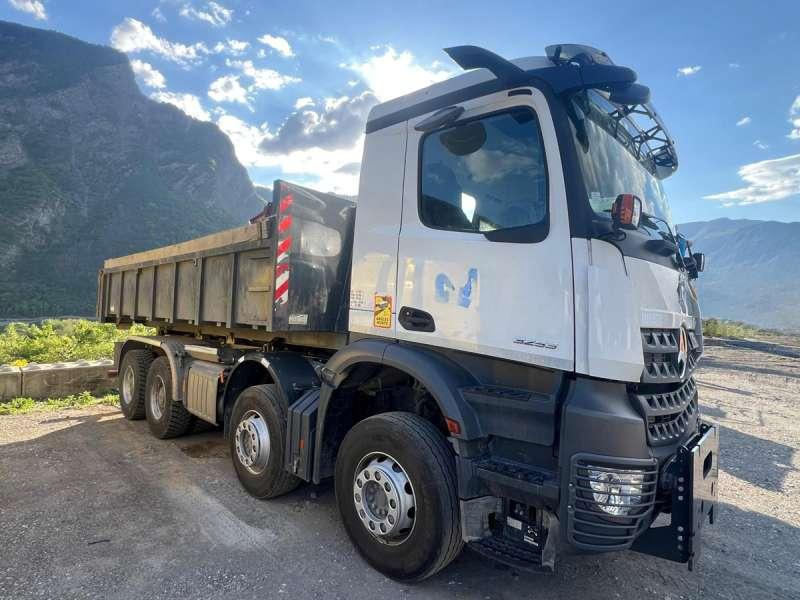 Mercedes AROCS 3253 8X4 - Camión volquete: foto 1 Mercedes AROCS 3253 8X4 - Camión volquete: foto 1
