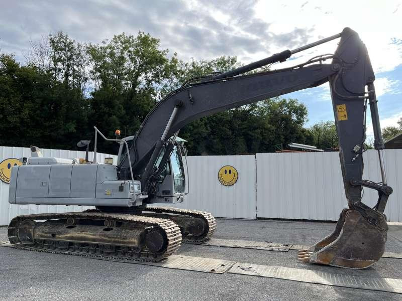 Volvo Pelle sur Chenilles EC220DL - Excavadora de cadenas: foto 1 Volvo Pelle sur Chenilles EC220DL - Excavadora de cadenas: foto 1