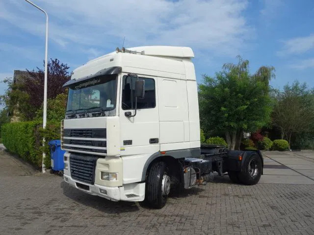 DAF XF 430 EURO3 MANAULE GEAR - Cabeza tractora: foto 4 DAF XF 430 EURO3 MANAULE GEAR - Cabeza tractora: foto 4