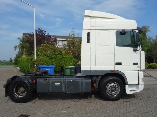 DAF XF 430 EURO3 MANAULE GEAR - Cabeza tractora: foto 3 DAF XF 430 EURO3 MANAULE GEAR - Cabeza tractora: foto 3