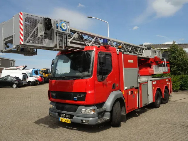 DAF LF 55.250 METZ 30 meter - Camión de bomberos: foto 2 DAF LF 55.250 METZ 30 meter - Camión de bomberos: foto 2