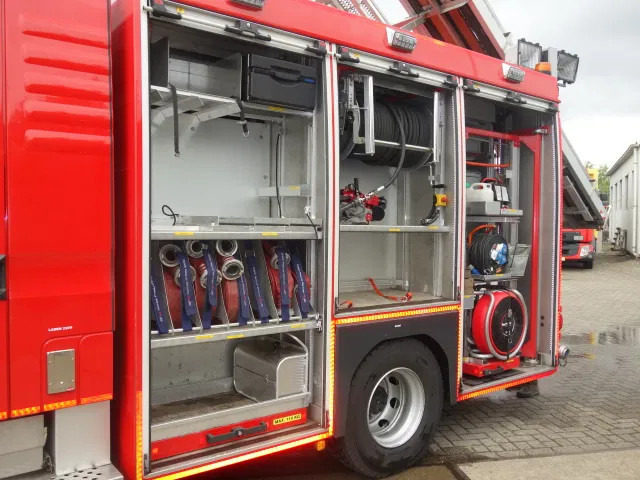 Camión de bomberos MAN TGM 15.250 FIRE TRUCK,2000 LITER TANK, FOAM TANK, AIRCO,WITH EQUIPMENT: foto 6