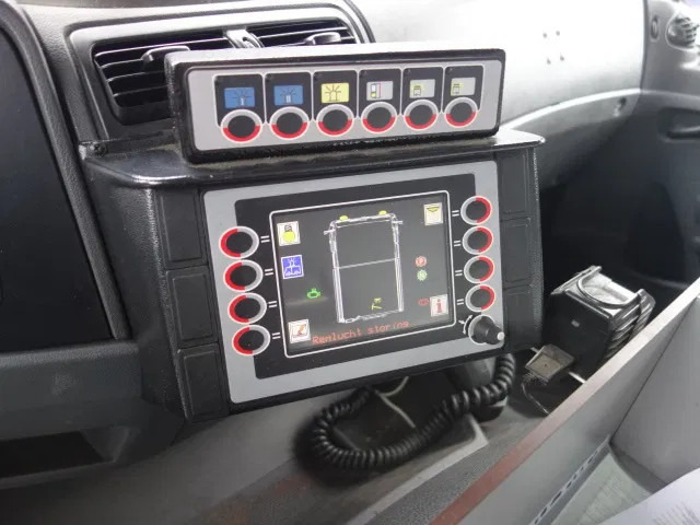 Leasing de Mercedes-Benz Atego 1426 ZIEGLER 2000 LITER EURO 5 Mercedes-Benz Atego 1426 ZIEGLER 2000 LITER EURO 5: foto 16 Leasing de Mercedes-Benz Atego 1426 ZIEGLER 2000 LITER EURO 5 Mercedes-Benz Atego 1426 ZIEGLER 2000 LITER EURO 5: foto 16