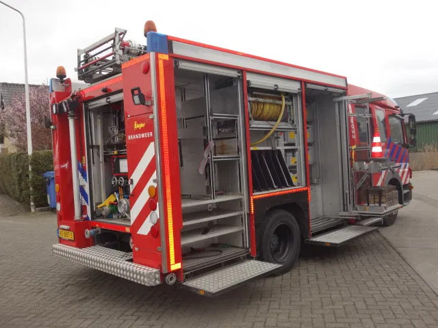 Leasing de Mercedes-Benz Atego 1426 ZIEGLER 2000 LITER EURO 5 Mercedes-Benz Atego 1426 ZIEGLER 2000 LITER EURO 5: foto 7 Leasing de Mercedes-Benz Atego 1426 ZIEGLER 2000 LITER EURO 5 Mercedes-Benz Atego 1426 ZIEGLER 2000 LITER EURO 5: foto 7