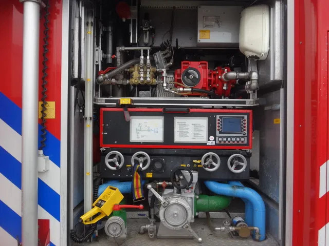 Leasing de Mercedes-Benz Atego 1426 ZIEGLER 2000 LITER EURO 5 Mercedes-Benz Atego 1426 ZIEGLER 2000 LITER EURO 5: foto 17 Leasing de Mercedes-Benz Atego 1426 ZIEGLER 2000 LITER EURO 5 Mercedes-Benz Atego 1426 ZIEGLER 2000 LITER EURO 5: foto 17