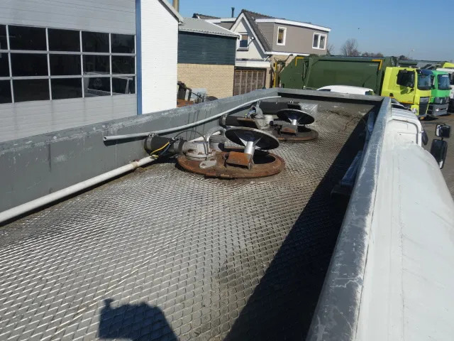 Volvo FL 240 220PK 12000 LITER STEELSPRINGS - Camión cisterna: foto 4 Volvo FL 240 220PK 12000 LITER STEELSPRINGS - Camión cisterna: foto 4