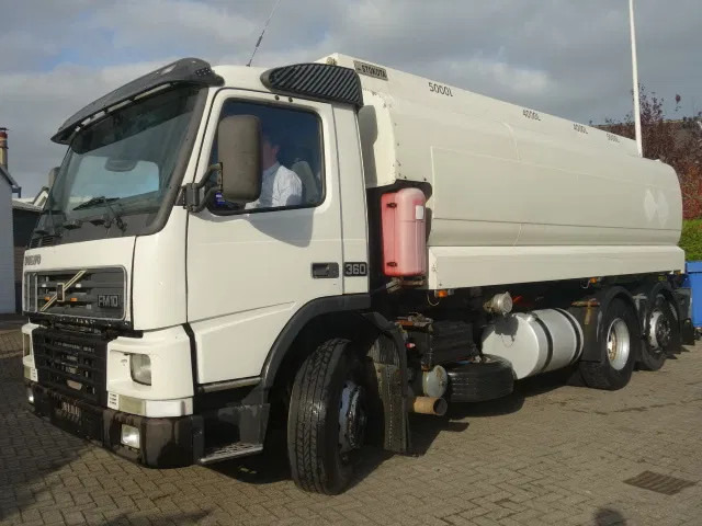 Volvo FM 360 18000 LITER,MANUALPOMP,MANUALCOUNTER - Camión cisterna: foto 2 Volvo FM 360 18000 LITER,MANUALPOMP,MANUALCOUNTER - Camión cisterna: foto 2