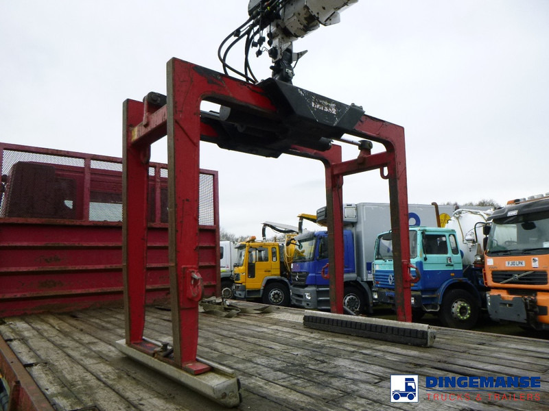 Foto del interior 1: Camión grúa Iveco AD260S31Y 6x2 RHD + Hiab 144 DLS-2 Pro