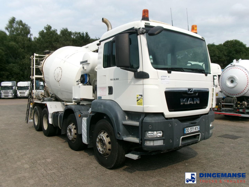 MAN TGS 32.360 8X4 Euro 6 Liebherr concrete mixer 8 m3 + belt - Camión hormigonera: foto 2 MAN TGS 32.360 8X4 Euro 6 Liebherr concrete mixer 8 m3 + belt - Camión hormigonera: foto 2