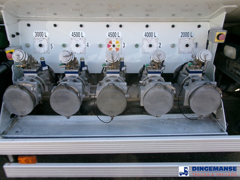 Camión cisterna Renault Premium 310 6x2 fuel tank 19 m3 / 5 comp ADR 25-04-2024: foto 13