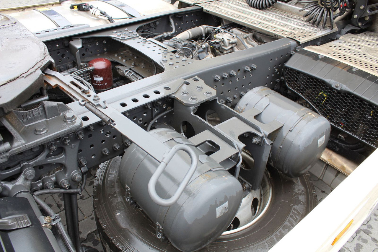 Cabeza tractora Mercedes-Benz Actros 1848 LS 4x2 BigSpace (MP5) Vollverspoiler: foto 9