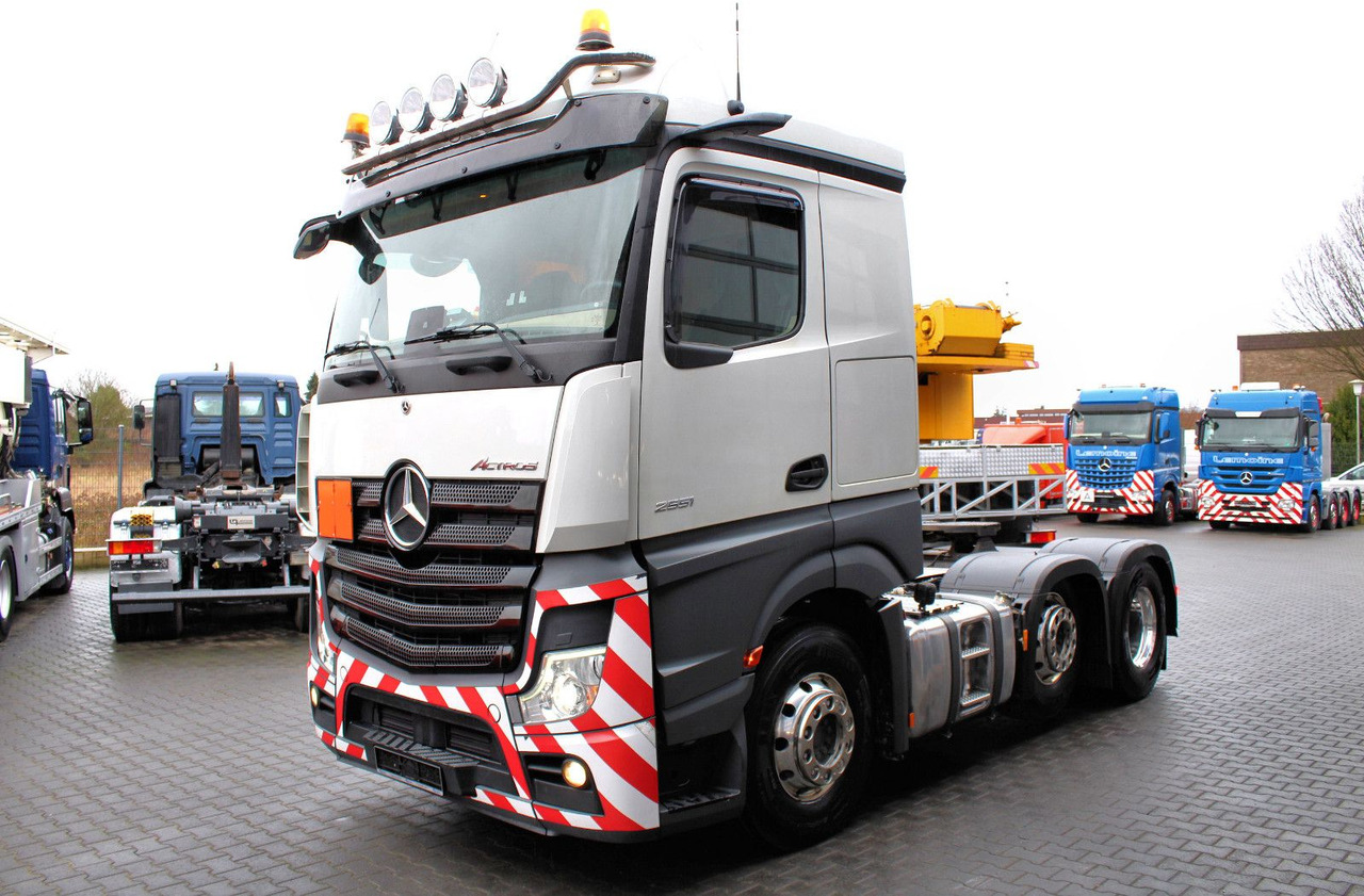 Mercedes-Benz Actros 2551 6x2 BigSpace 68 to Schwerlast + LIFT - Cabeza tractora: foto 2 Mercedes-Benz Actros 2551 6x2 BigSpace 68 to Schwerlast + LIFT - Cabeza tractora: foto 2