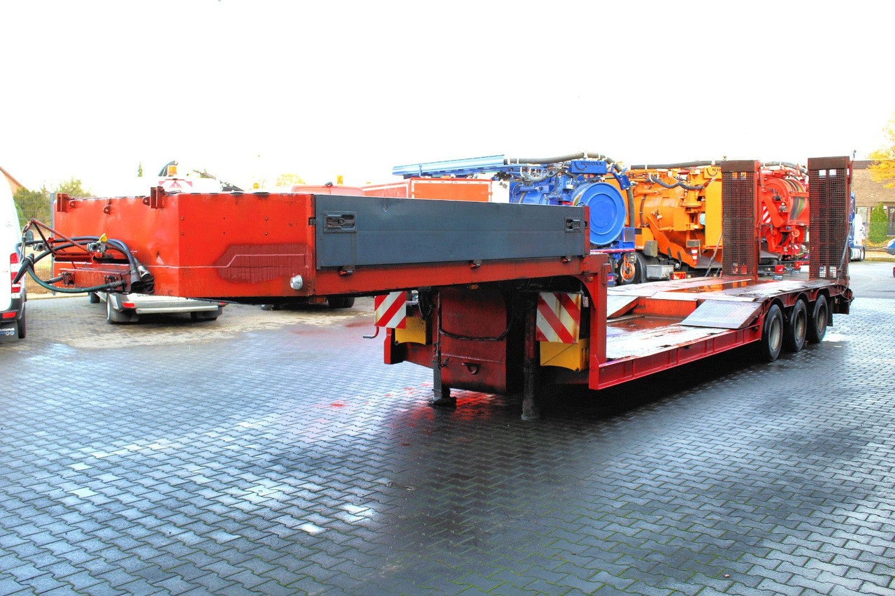 Langendorf 3-Achs SATBUE30-37 Tiefbett Tieflader+Rampen+TÜV - Semirremolque góndola rebajadas: foto 2 Langendorf 3-Achs SATBUE30-37 Tiefbett Tieflader+Rampen+TÜV - Semirremolque góndola rebajadas: foto 2