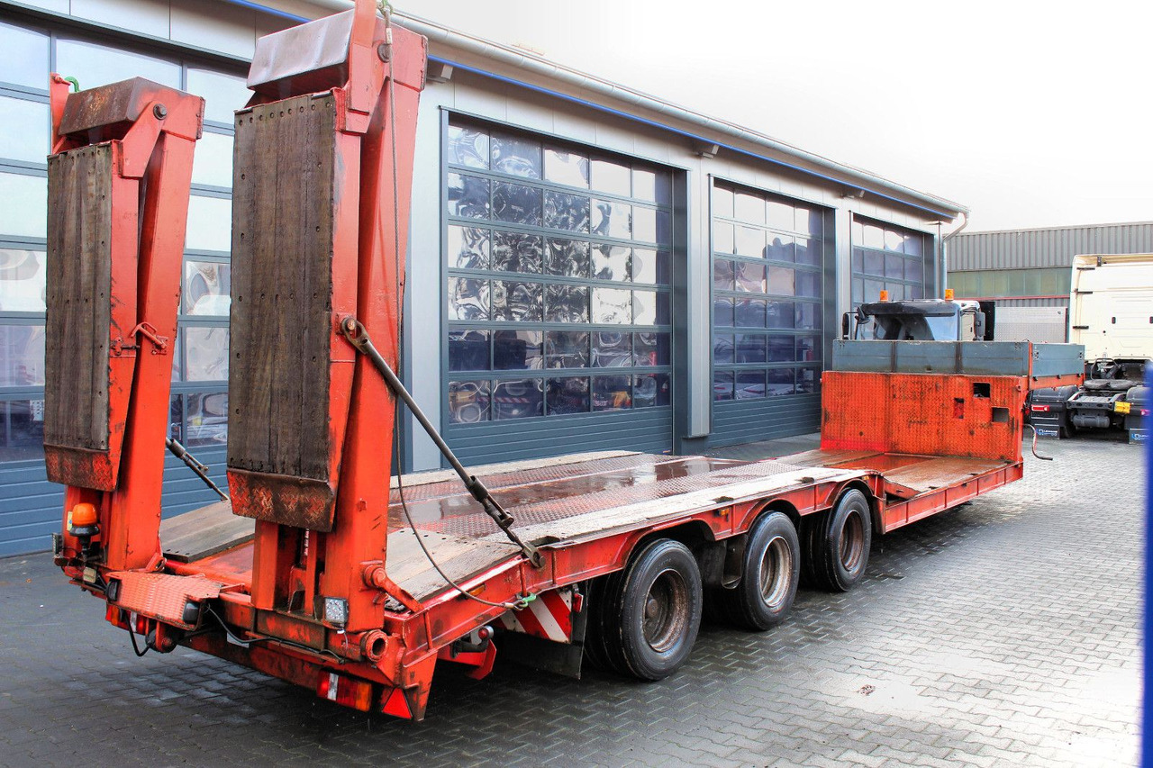 Langendorf 3-Achs SATBUE30-37 Tiefbett Tieflader+Rampen+TÜV - Semirremolque góndola rebajadas: foto 4 Langendorf 3-Achs SATBUE30-37 Tiefbett Tieflader+Rampen+TÜV - Semirremolque góndola rebajadas: foto 4