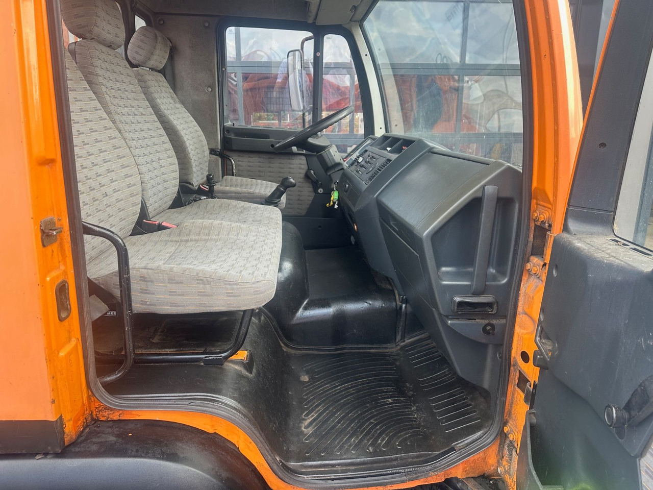 MAN 8.163 Pritsche - Camión caja abierta: foto 5 MAN 8.163 Pritsche - Camión caja abierta: foto 5