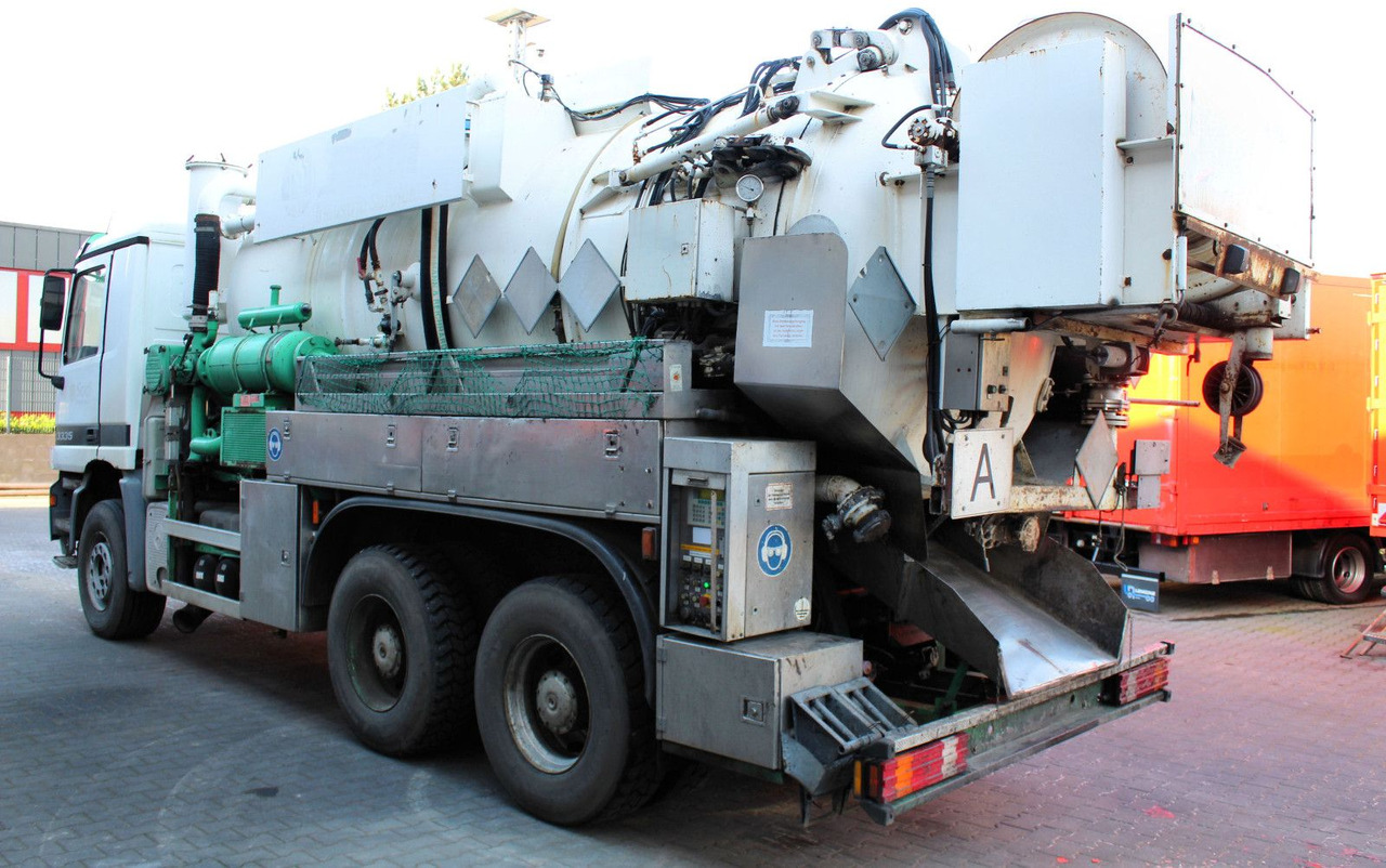 Mercedes-Benz Actros 3335 6x4 Kroll 13m³ HD-Kombi ADR/GGVS V2A - Limpieza de alcantarillado: foto 5 Mercedes-Benz Actros 3335 6x4 Kroll 13m³ HD-Kombi ADR/GGVS V2A - Limpieza de alcantarillado: foto 5