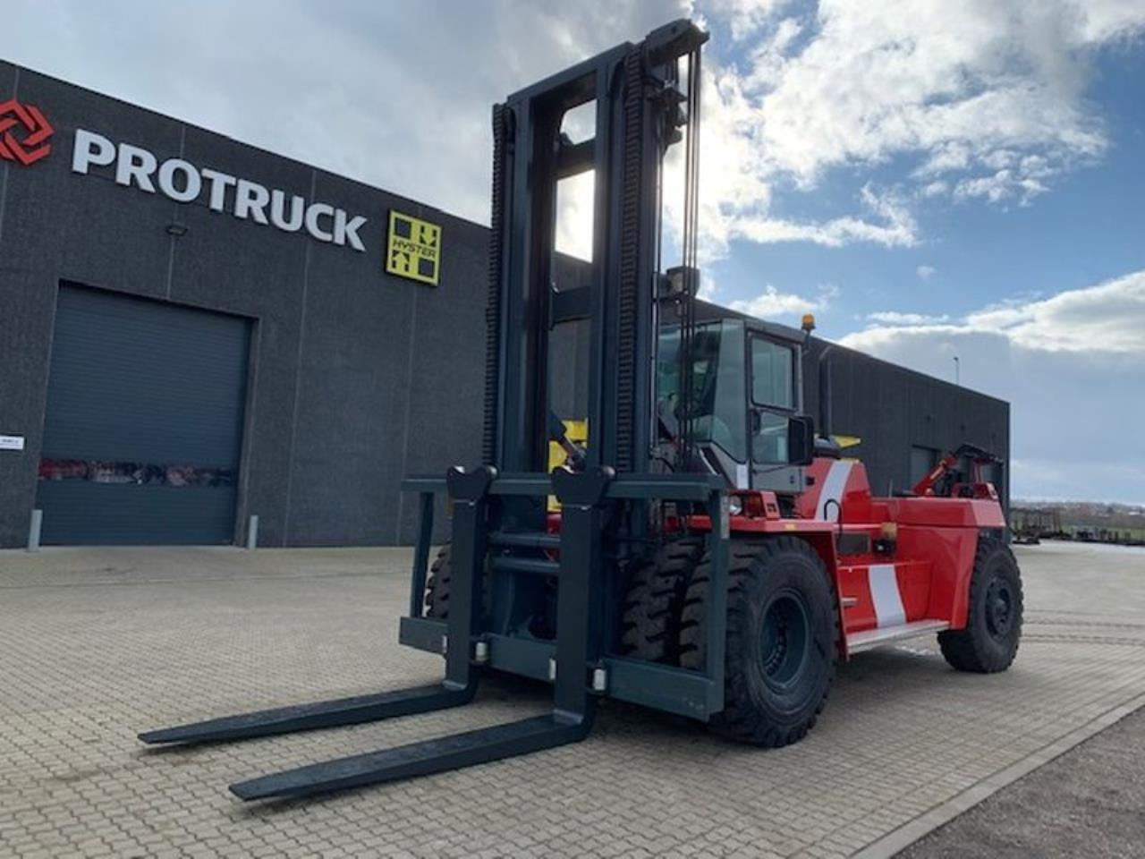 Kalmar DCD320-12LB - Carretilla elevadora diésel: foto 2 Kalmar DCD320-12LB - Carretilla elevadora diésel: foto 2
