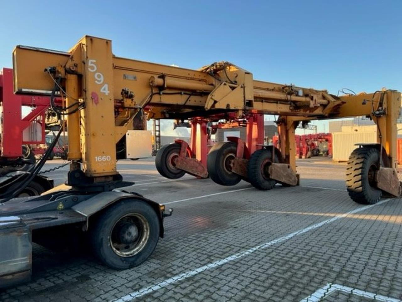 SISU 20-40” - Equipo portuario: foto 1 SISU 20-40” - Equipo portuario: foto 1