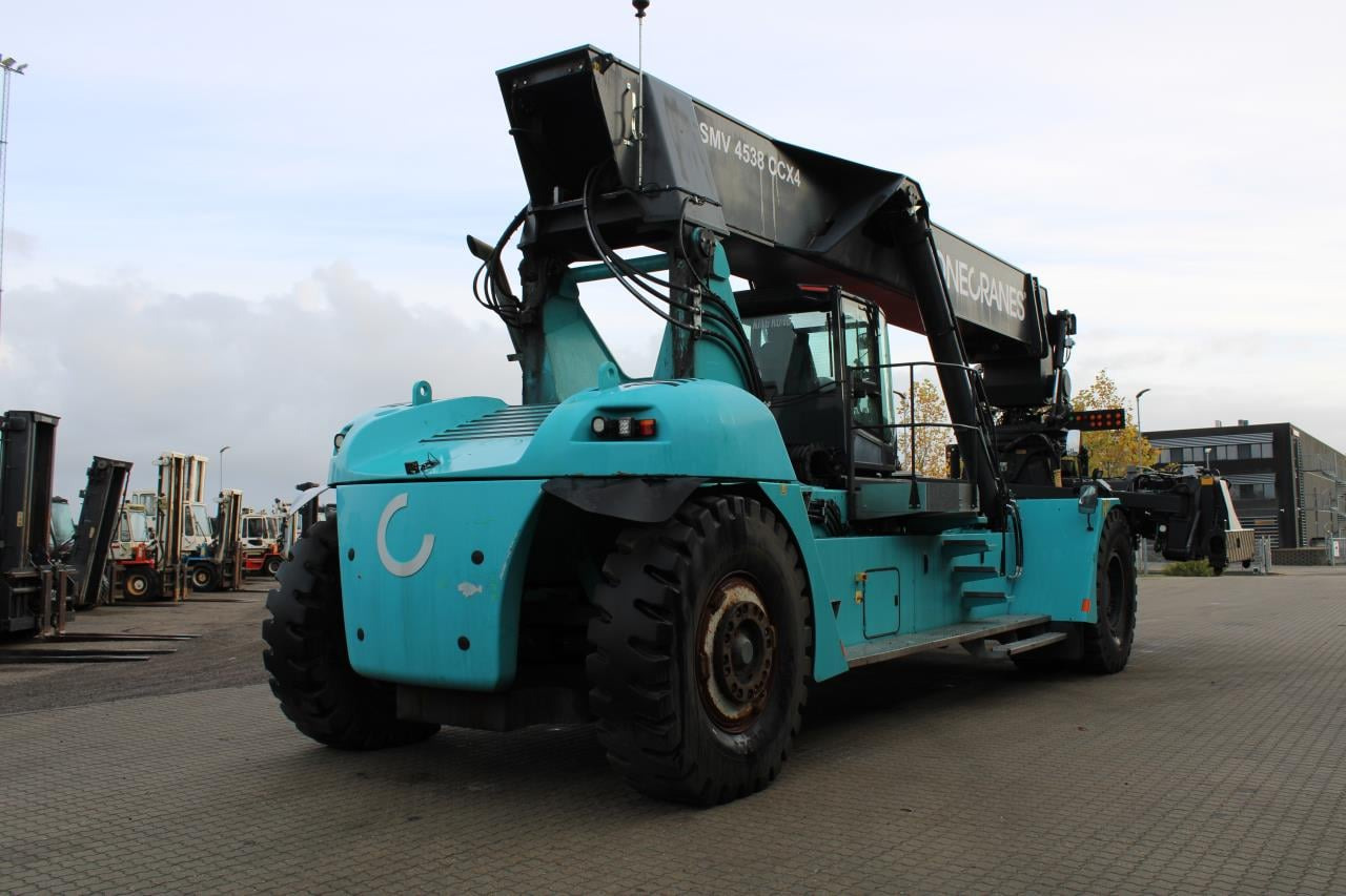 SMV 4538 CCX4 - Reach stacker: foto 3 SMV 4538 CCX4 - Reach stacker: foto 3