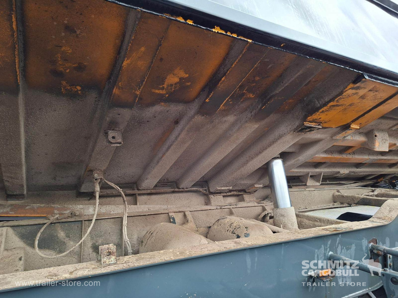 KEMPF Auflieger Kipper Stahlrundmulde 36m³ - Semirremolque volquete: foto 4 KEMPF Auflieger Kipper Stahlrundmulde 36m³ - Semirremolque volquete: foto 4