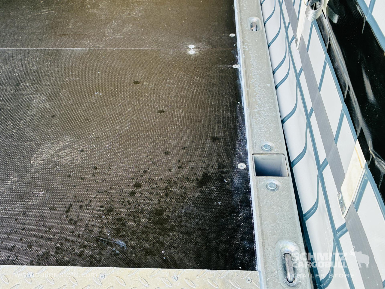 SCHMITZ Auflieger Curtainsider Mega - Semirremolque lona: foto 2 SCHMITZ Auflieger Curtainsider Mega - Semirremolque lona: foto 2