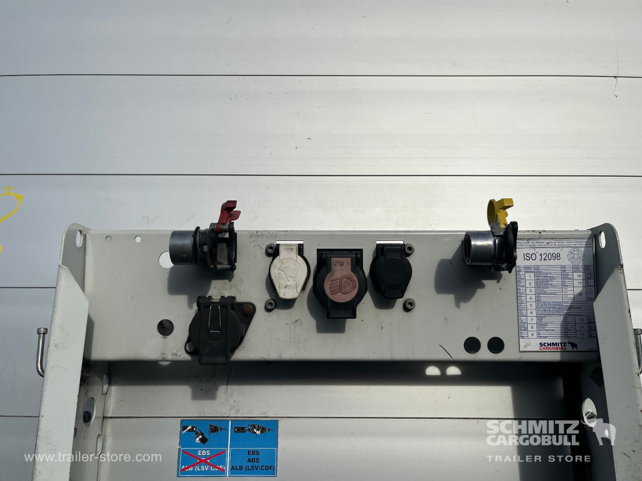 SCHMITZ Auflieger Curtainsider Mega - Semirremolque lona: foto 4 SCHMITZ Auflieger Curtainsider Mega - Semirremolque lona: foto 4