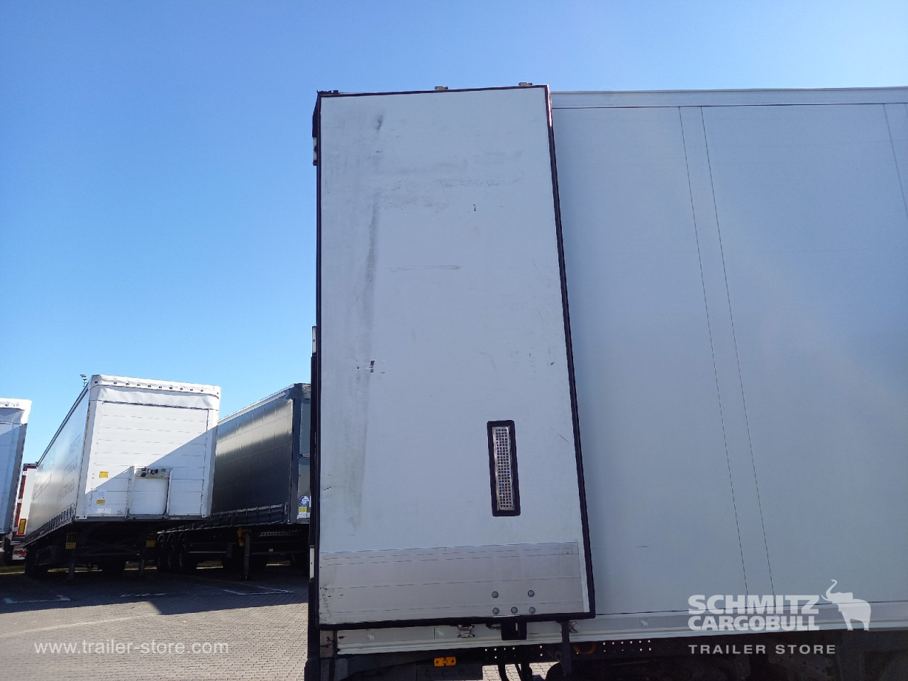 SCHMITZ Auflieger Tiefkühler Standard - Semirremolque isotérmico: foto 4 SCHMITZ Auflieger Tiefkühler Standard - Semirremolque isotérmico: foto 4