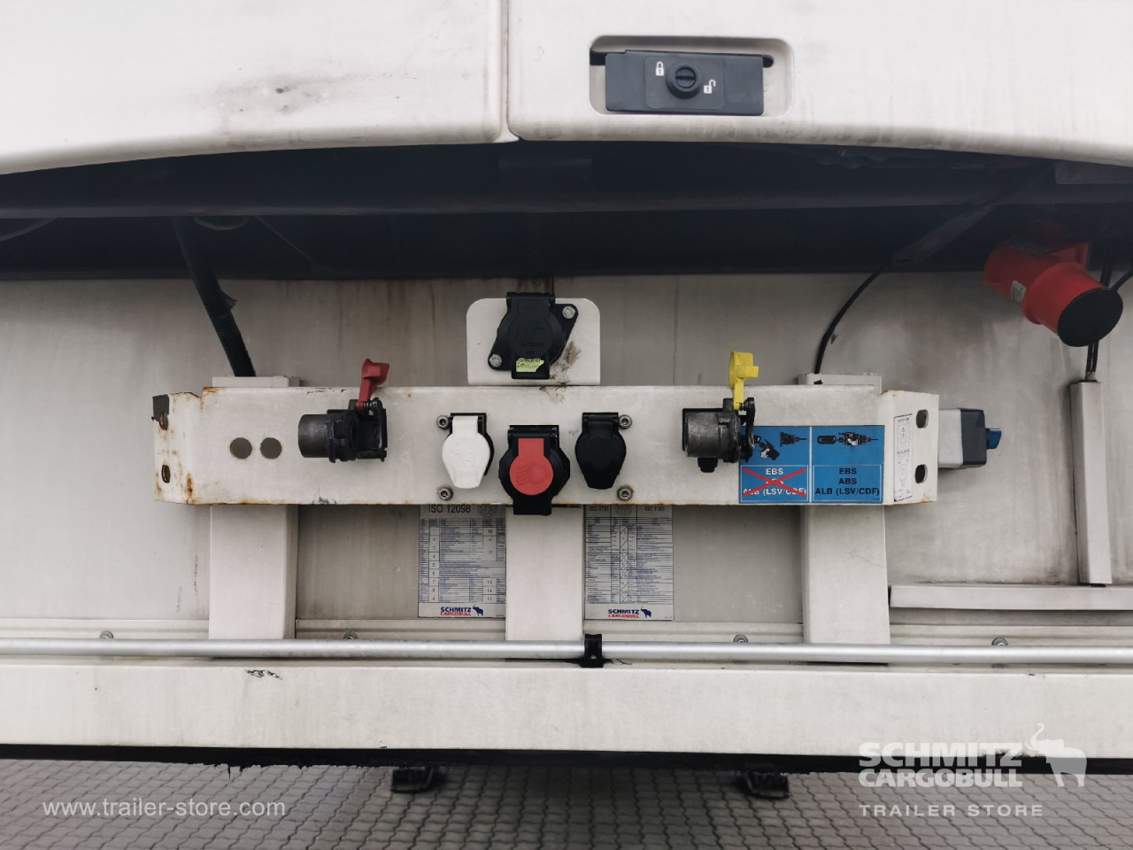 SCHMITZ Auflieger Tiefkühler Standard Double deck - Semirremolque isotérmico: foto 4 SCHMITZ Auflieger Tiefkühler Standard Double deck - Semirremolque isotérmico: foto 4