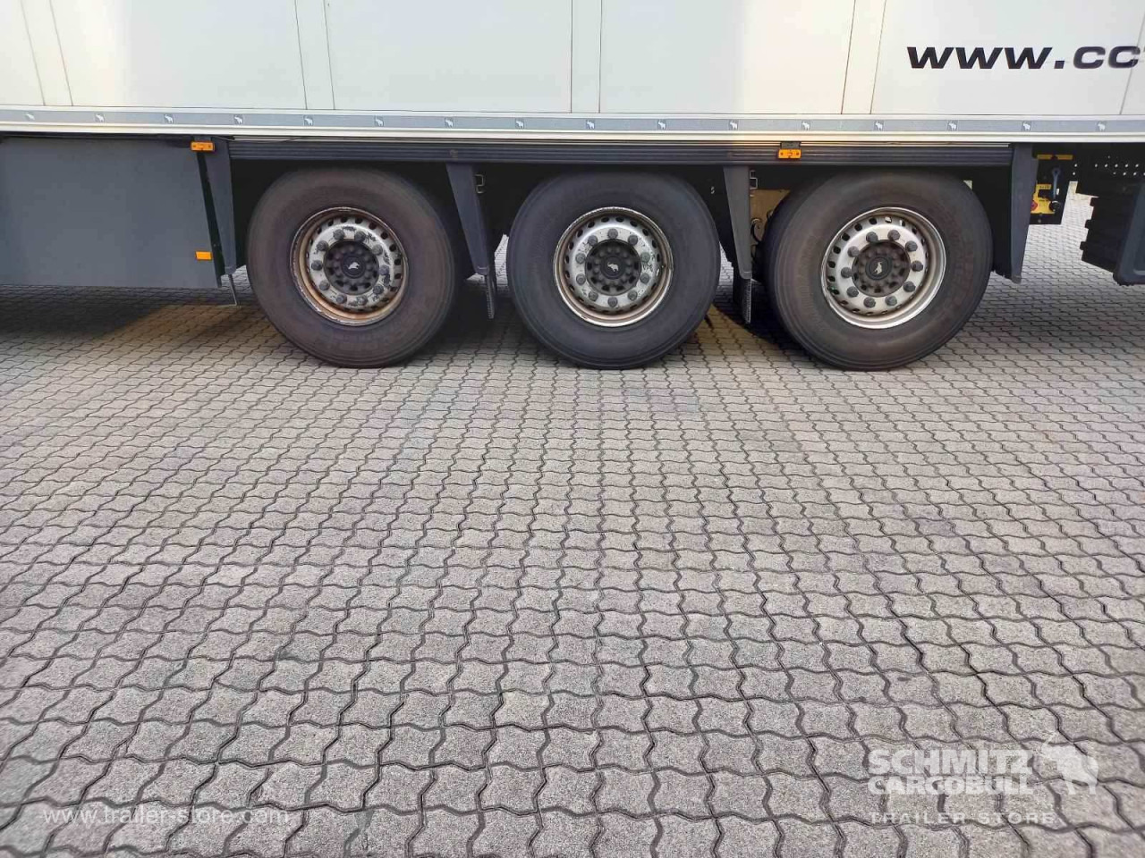 SCHMITZ Auflieger Tiefkühler Standard Double deck - Semirremolque isotérmico: foto 2 SCHMITZ Auflieger Tiefkühler Standard Double deck - Semirremolque isotérmico: foto 2
