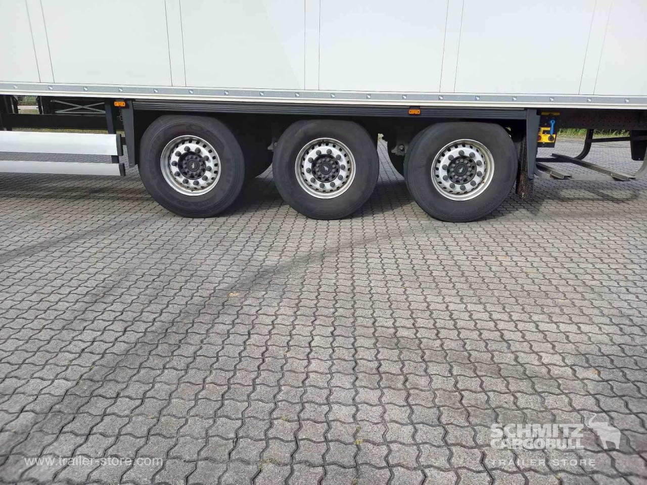 SCHMITZ Auflieger Tiefkühler Standard Double deck - Semirremolque isotérmico: foto 2 SCHMITZ Auflieger Tiefkühler Standard Double deck - Semirremolque isotérmico: foto 2