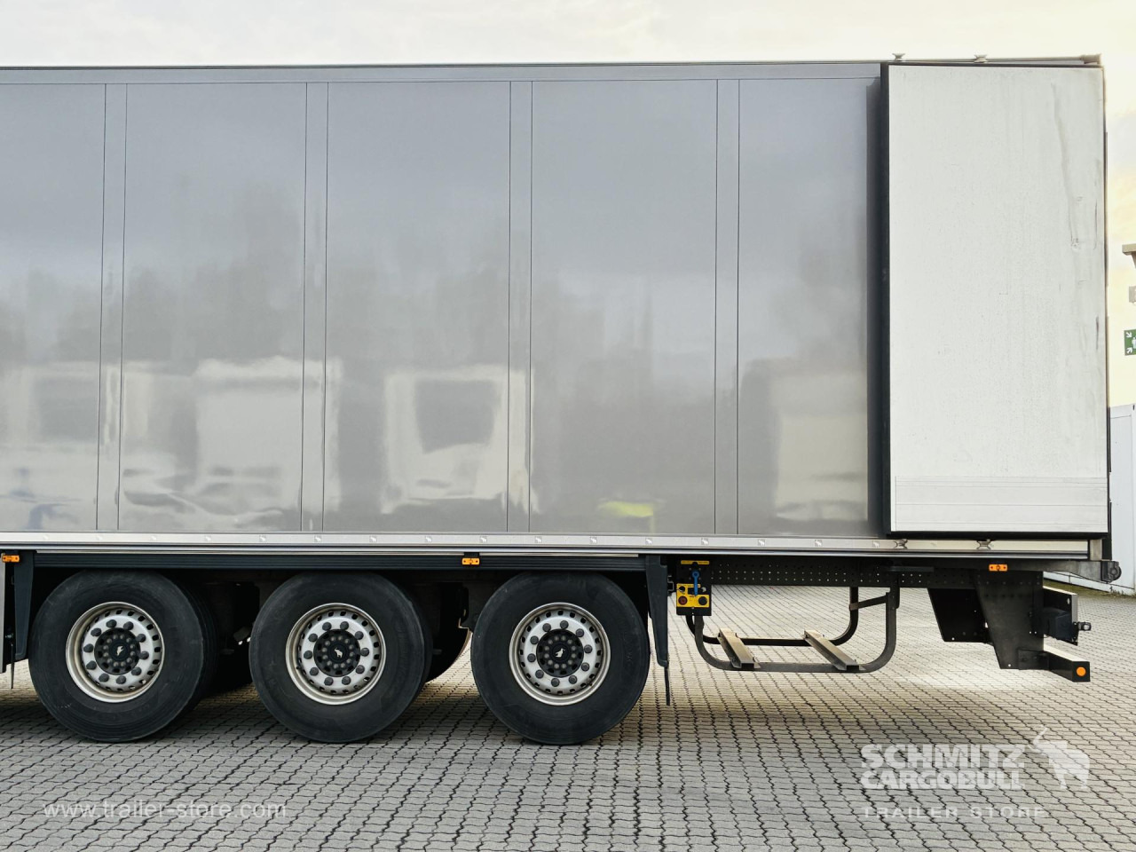 SCHMITZ Auflieger Tiefkühler Standard Double deck - Semirremolque isotérmico: foto 4 SCHMITZ Auflieger Tiefkühler Standard Double deck - Semirremolque isotérmico: foto 4