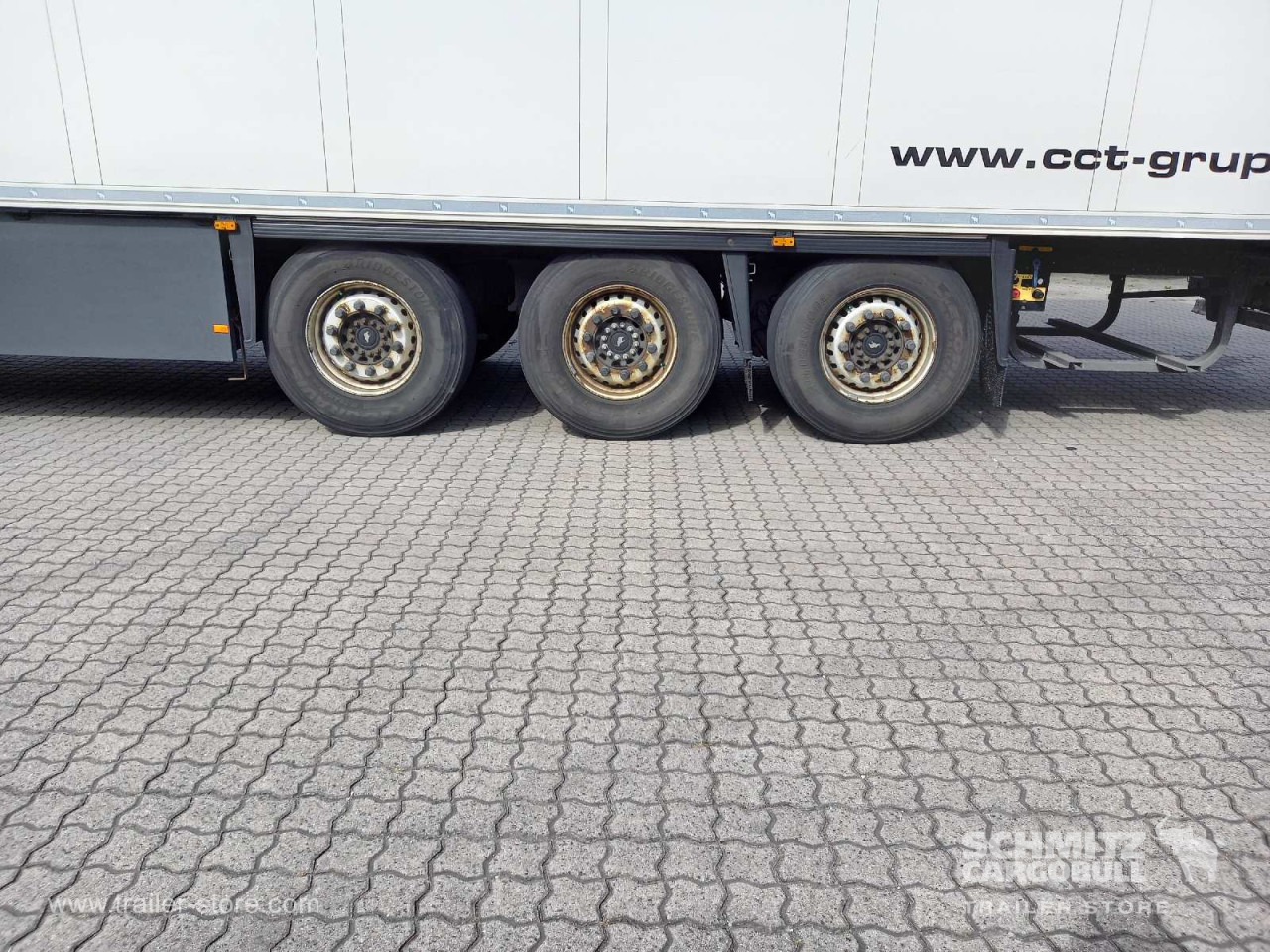 SCHMITZ Auflieger Tiefkühler Standard Double deck - Semirremolque isotérmico: foto 2 SCHMITZ Auflieger Tiefkühler Standard Double deck - Semirremolque isotérmico: foto 2