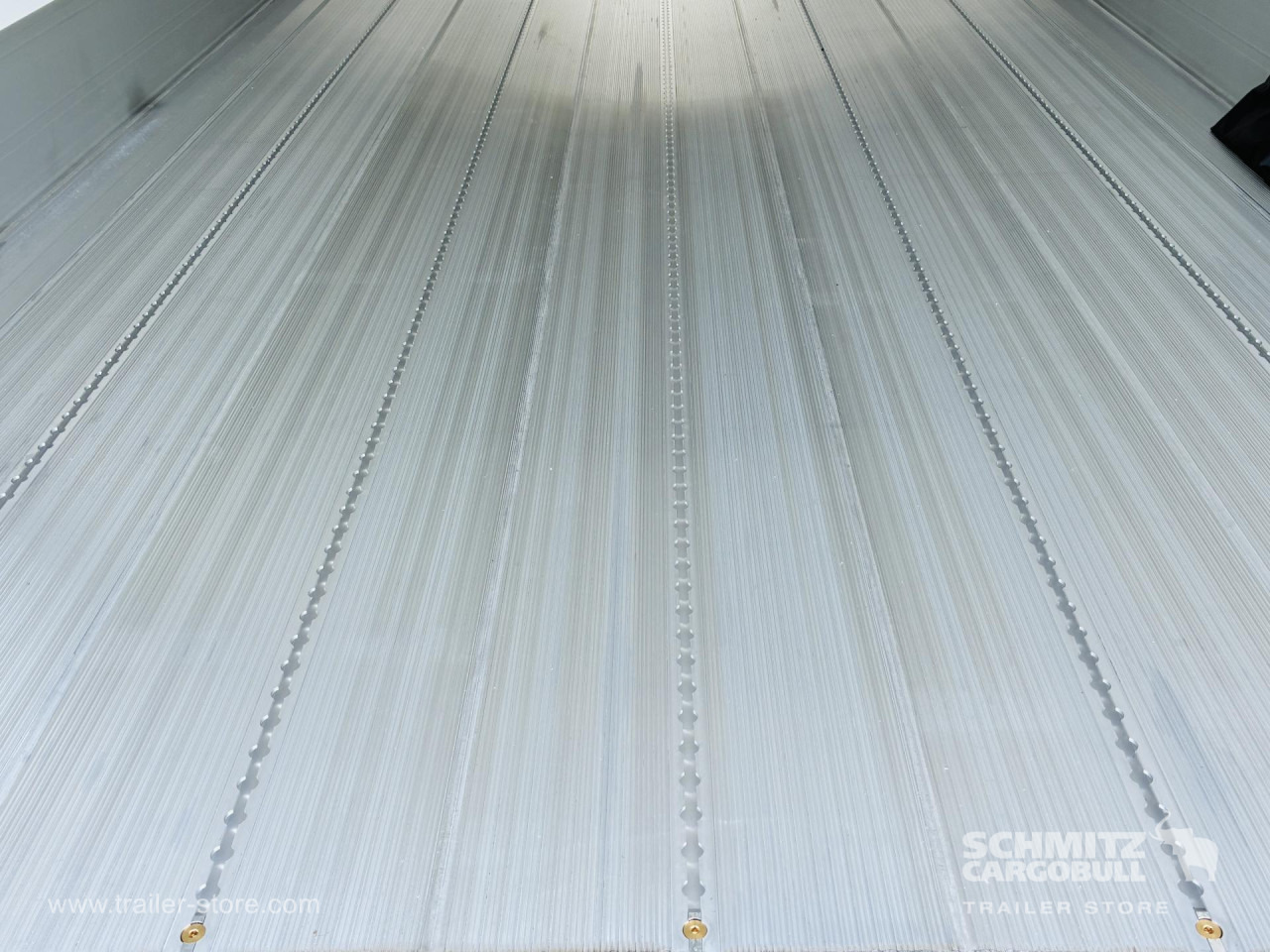 SCHMITZ Auflieger Tiefkühler Standard Taillift - Semirremolque isotérmico: foto 3 SCHMITZ Auflieger Tiefkühler Standard Taillift - Semirremolque isotérmico: foto 3