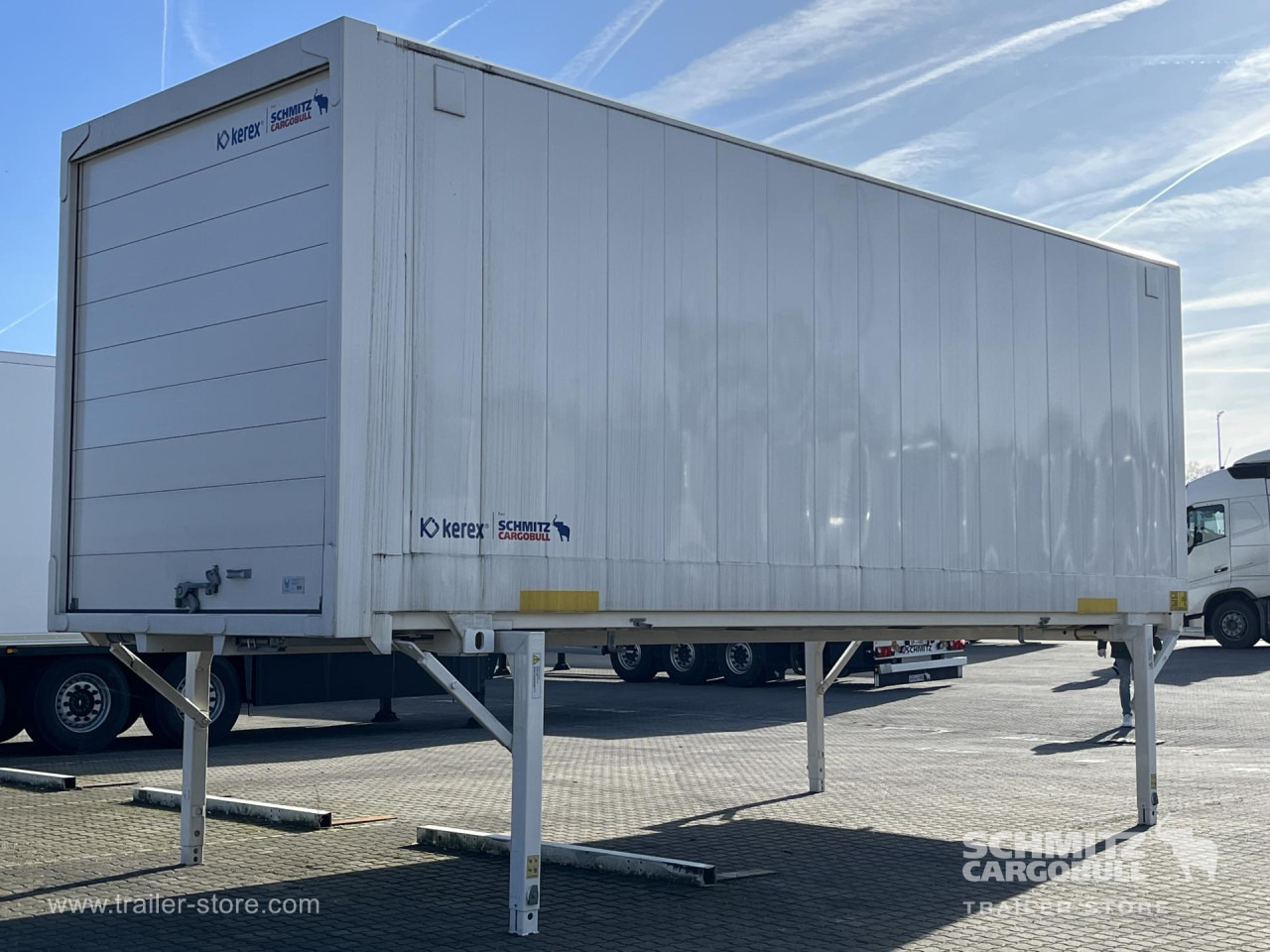 SCHMITZ Wechselaufbau Trockenfrachtkoffer 7.45 Roller - Remolque caja cerrada: foto 1 SCHMITZ Wechselaufbau Trockenfrachtkoffer 7.45 Roller - Remolque caja cerrada: foto 1