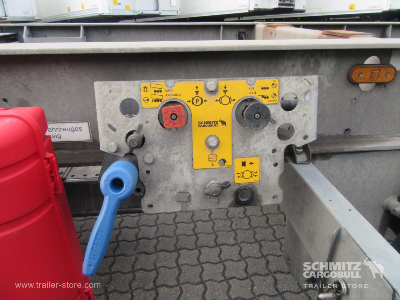 SCHMITZ Zentralachsanhänger Wechselfahrgestell - Remolque portacontenedore/ Intercambiable: foto 2 SCHMITZ Zentralachsanhänger Wechselfahrgestell - Remolque portacontenedore/ Intercambiable: foto 2