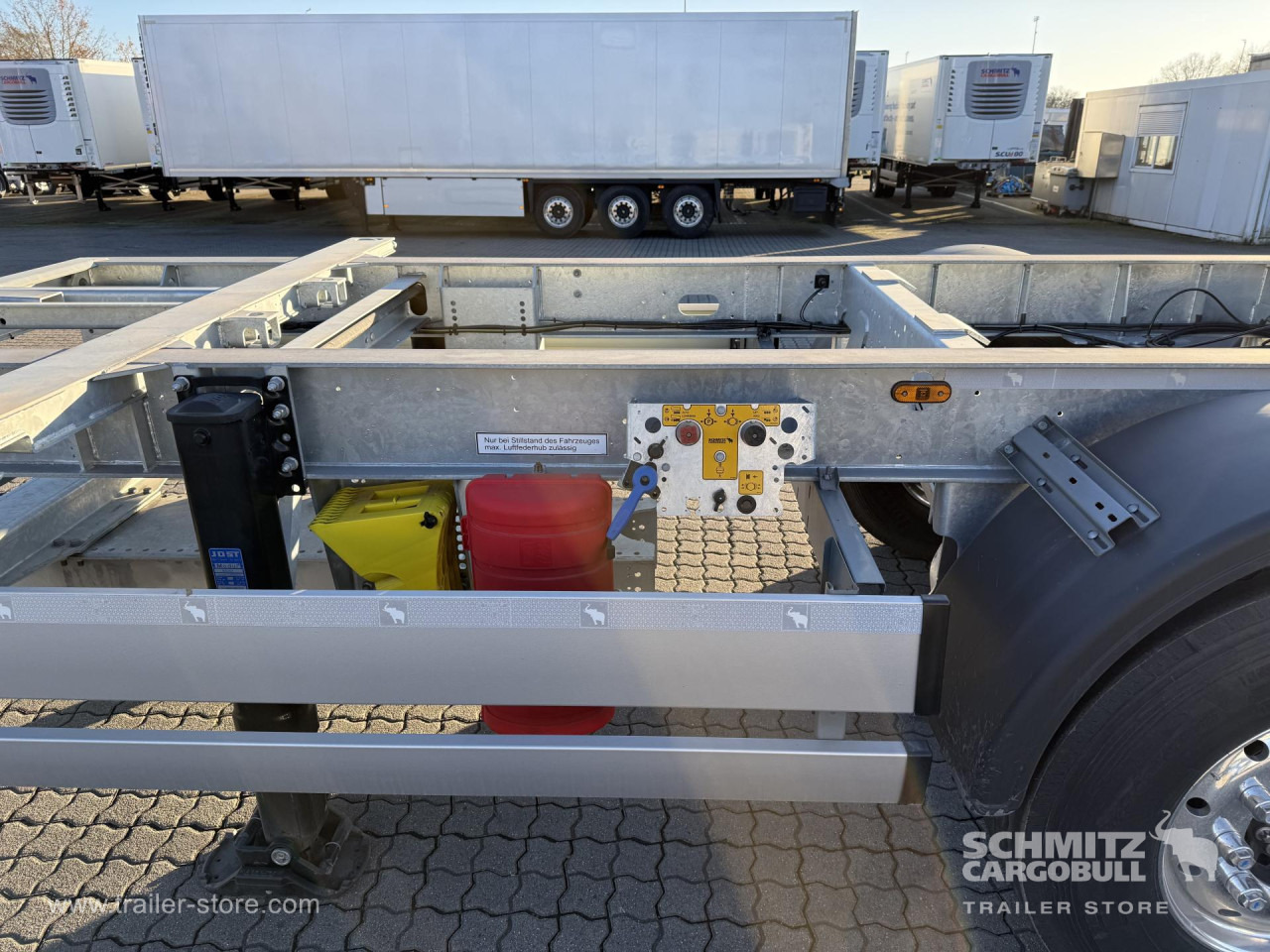 SCHMITZ Zentralachsanhänger Wechselfahrgestell Standard - Remolque portacontenedore/ Intercambiable: foto 2 SCHMITZ Zentralachsanhänger Wechselfahrgestell Standard - Remolque portacontenedore/ Intercambiable: foto 2