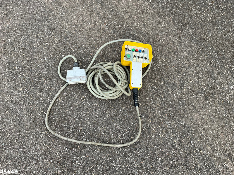 Camión Mercedes-Benz Axor 1828 GSR 32 Meter hoogwerker met Jib: foto 10 Camión Mercedes-Benz Axor 1828 GSR 32 Meter hoogwerker met Jib: foto 10