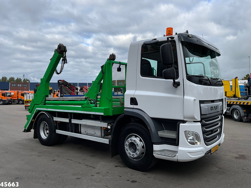 DAF FA CF 290 Hyvalift 12 Ton portaalarmsysteem - Camión portacontenedor de cadenas: foto 2 DAF FA CF 290 Hyvalift 12 Ton portaalarmsysteem - Camión portacontenedor de cadenas: foto 2