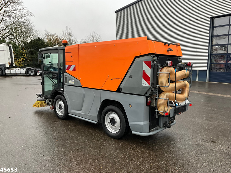 Kärcher MC 250 Just 16.579 km! - Barredora vial: foto 5 Kärcher MC 250 Just 16.579 km! - Barredora vial: foto 5