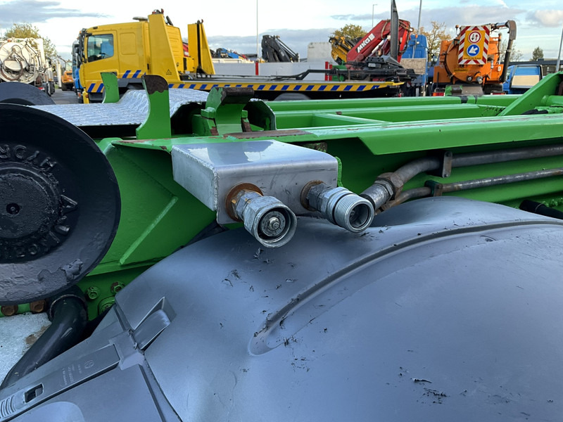 MAN TGA 41.440 8x4 Full Steel AJK 26 Ton haakarmsysteem + Laadplateau met Hiab 28 Tonmeter laadkraan - Camión multibasculante: foto 3 MAN TGA 41.440 8x4 Full Steel AJK 26 Ton haakarmsysteem + Laadplateau met Hiab 28 Tonmeter laadkraan - Camión multibasculante: foto 3