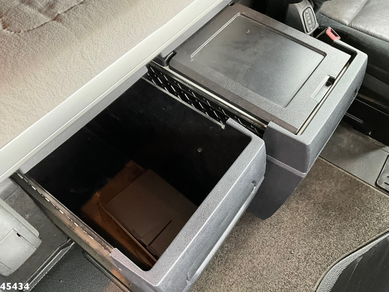 Leasing de Mercedes-Benz Arocs 3251 8x4 Euro 6 Retarder HMF 85 Tonmeter laadkraan Fly-Jib Mercedes-Benz Arocs 3251 8x4 Euro 6 Retarder HMF 85 Tonmeter laadkraan Fly-Jib: foto 19